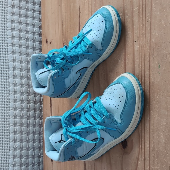 👟 Nike Jordan 1 Mid Special Edition 👟 - Picture 1 of 8